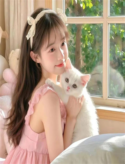 短片《你好！梅芳草》观影宝典：如何看懂剧情与人物关系 增加艺术理解